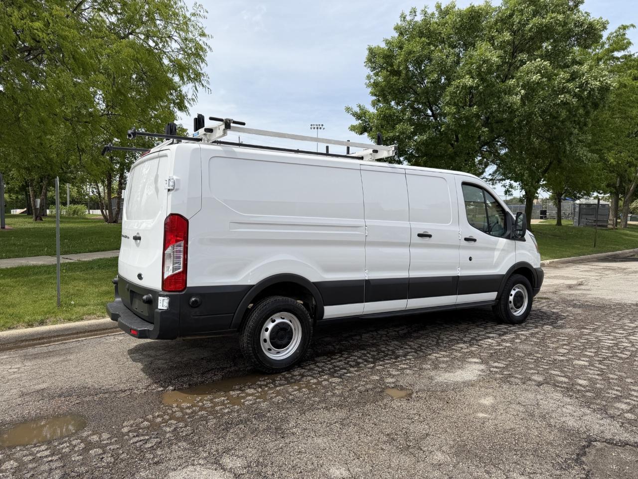 Ford Transit 250 Van Low Roof 60/40 Pass. 148-in. WB 2018