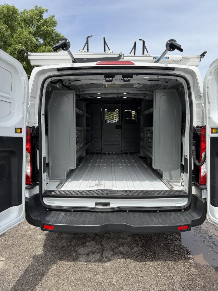 Ford Transit 250 Van Low Roof 60/40 Pass. 148-in. WB 2018