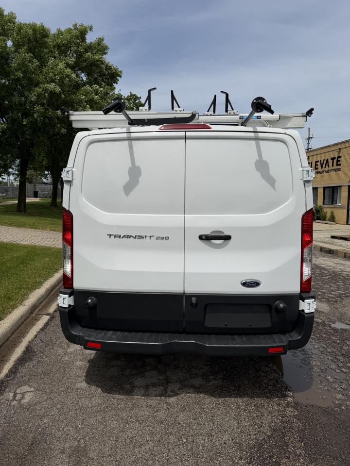 Ford Transit 250 Van Low Roof 60/40 Pass. 148-in. WB 2018