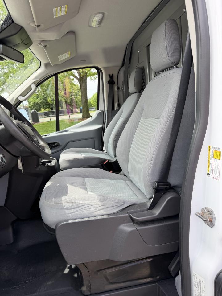 Ford Transit 250 Van Low Roof 60/40 Pass. 148-in. WB 2018
