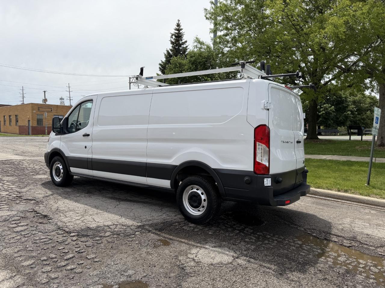 Ford Transit 250 Van Low Roof 60/40 Pass. 148-in. WB 2018