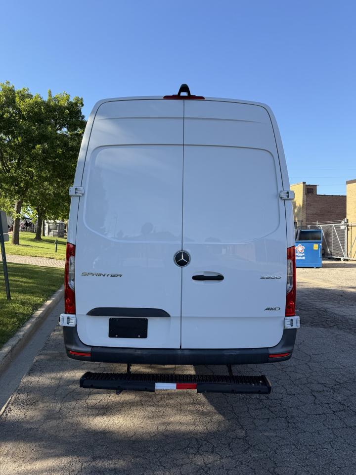 Mercedes-Benz Sprinter 2500 170-in. WB 2023