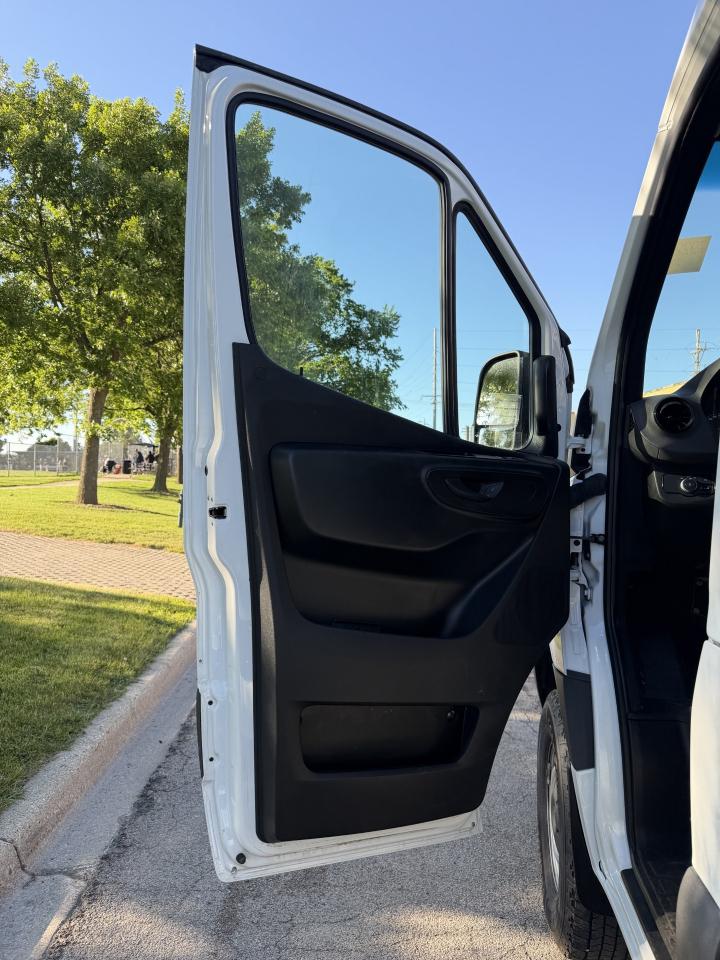Mercedes-Benz Sprinter 2500 170-in. WB 2023