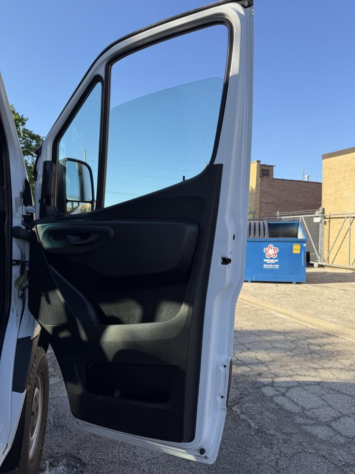 Mercedes-Benz Sprinter 2500 170-in. WB 2023