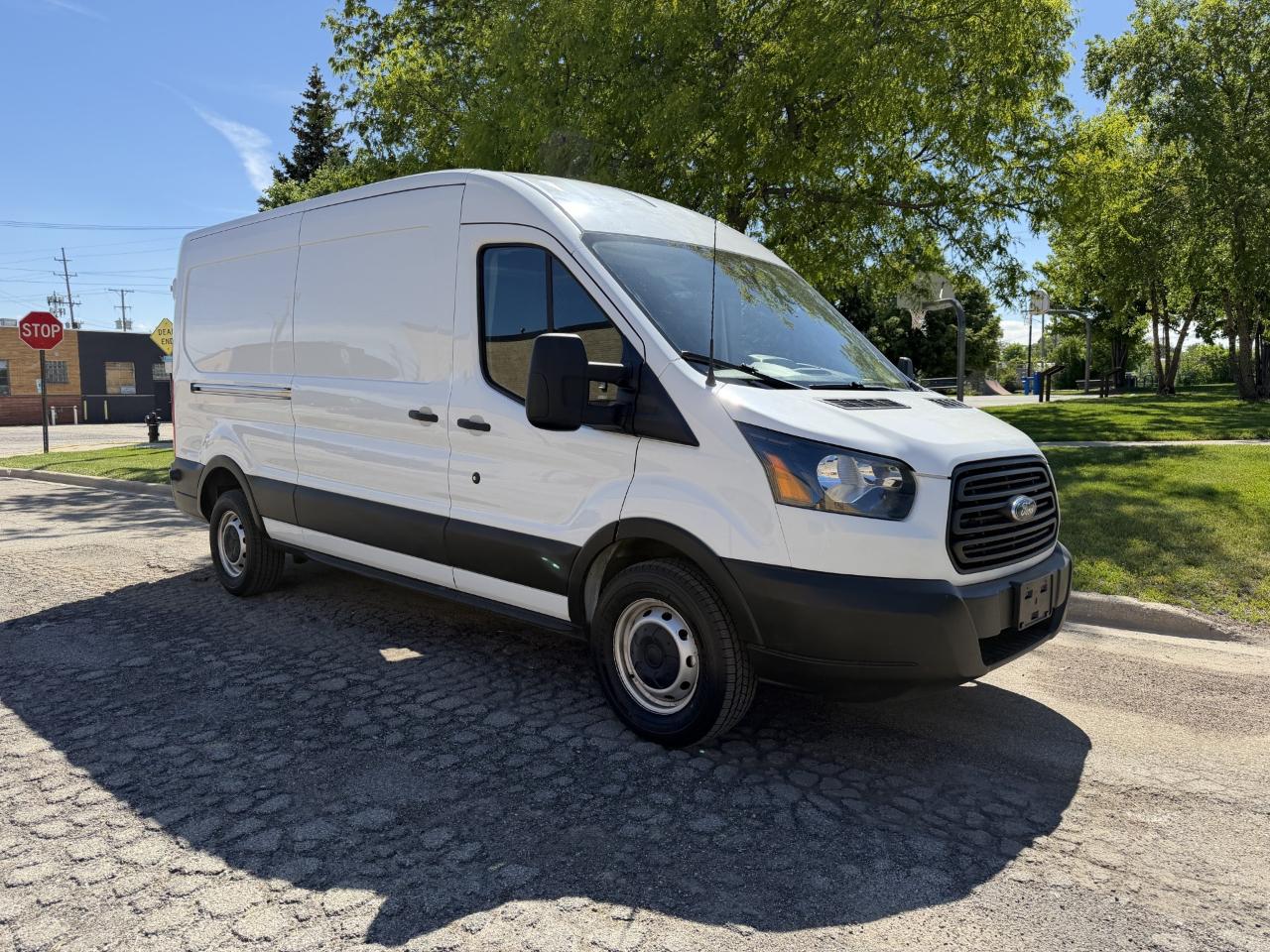 Ford Transit 350 Van Med. Roof w/Sliding Pass. 148-in. WB 2019