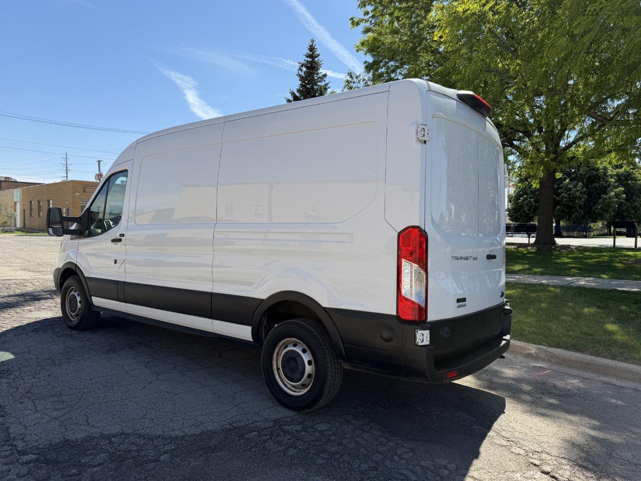 Ford Transit 350 Van Med. Roof w/Sliding Pass. 148-in. WB 2019
