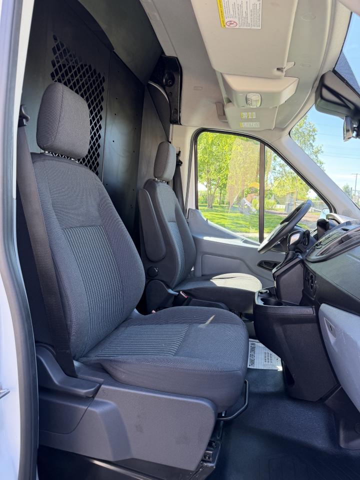 Ford Transit 350 Van Med. Roof w/Sliding Pass. 148-in. WB 2019