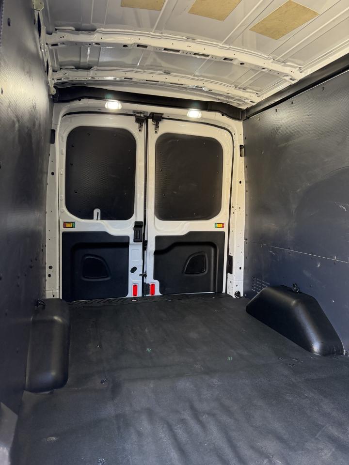 Ford Transit 350 Van Med. Roof w/Sliding Pass. 148-in. WB 2019