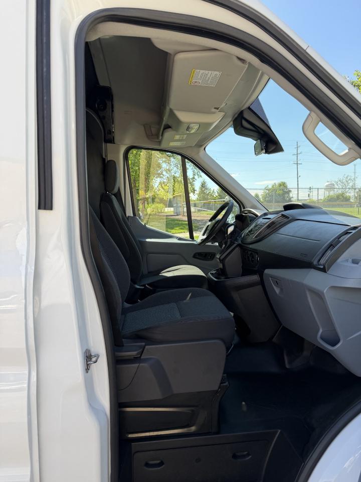Ford Transit 350 Van Med. Roof w/Sliding Pass. 148-in. WB 2019