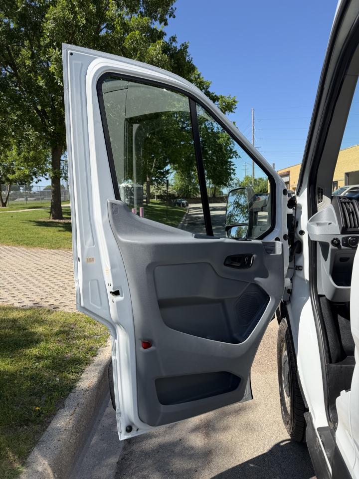 Ford Transit 350 Van Med. Roof w/Sliding Pass. 148-in. WB 2019
