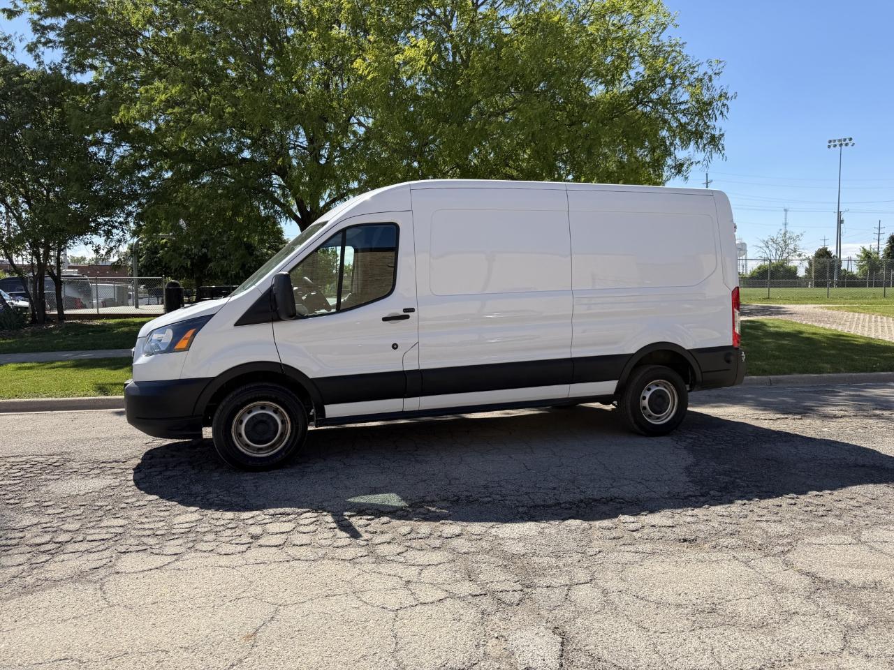Ford Transit 350 Van Med. Roof w/Sliding Pass. 148-in. WB 2019