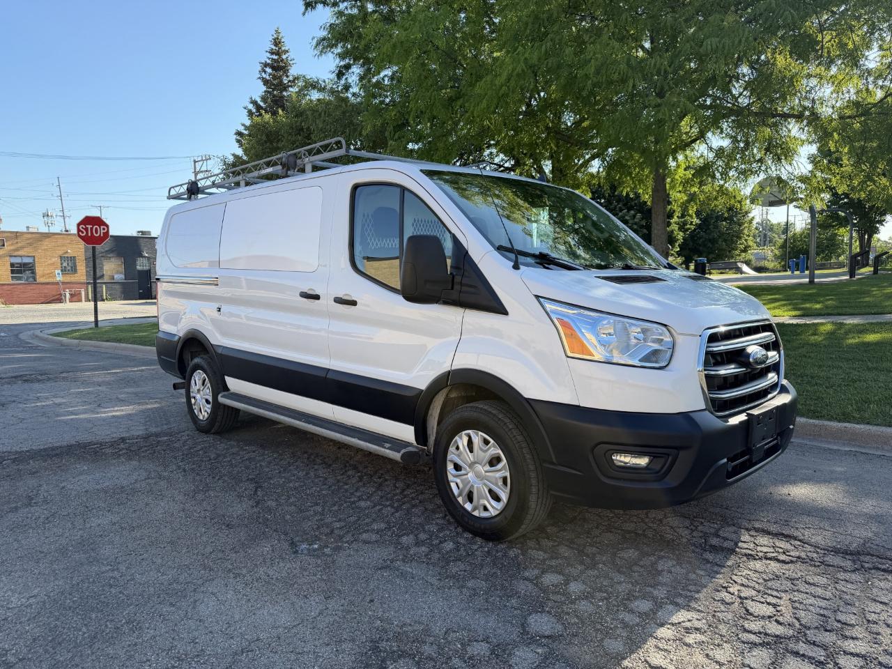 Ford Transit 250 Van Low Roof w/Sliding Pass. 130-in. WB 2020
