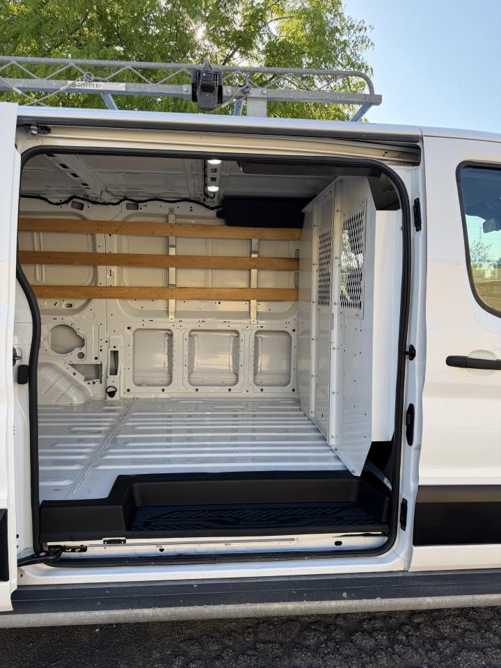 Ford Transit 250 Van Low Roof w/Sliding Pass. 130-in. WB 2020
