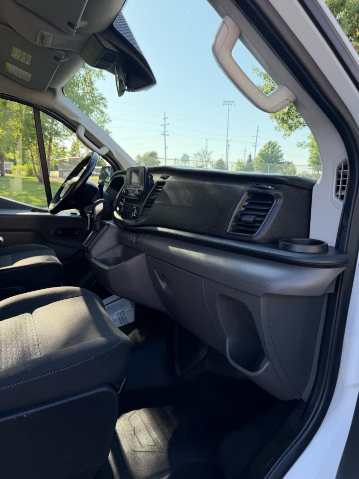 Ford Transit 250 Van Low Roof w/Sliding Pass. 130-in. WB 2020
