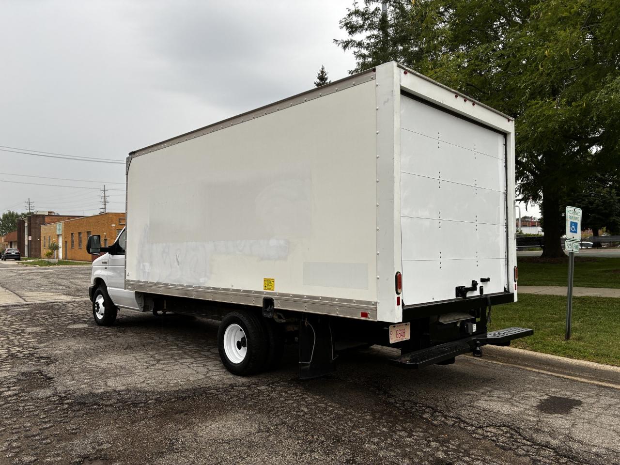 Ford Econoline E350 Super Duty 2019