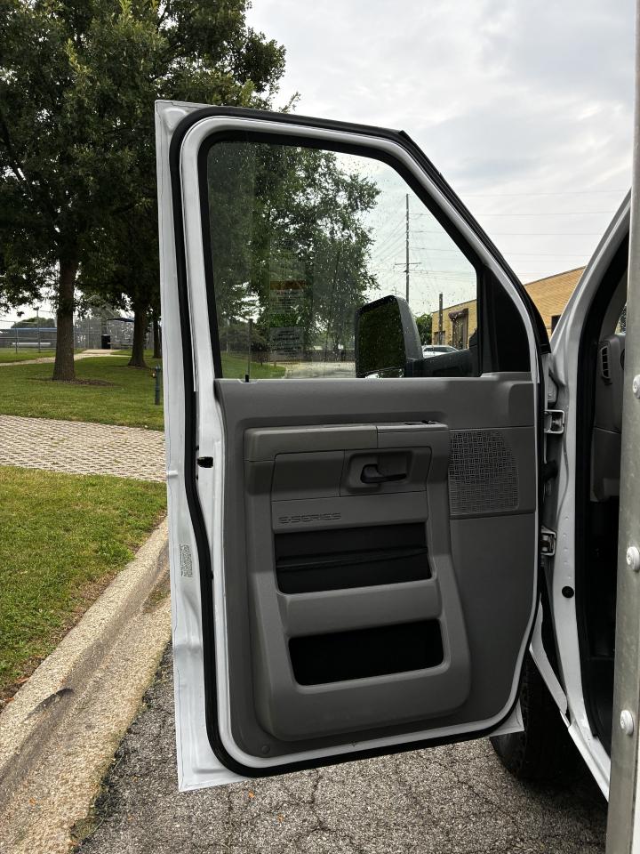 Ford Econoline E350 Super Duty 2019
