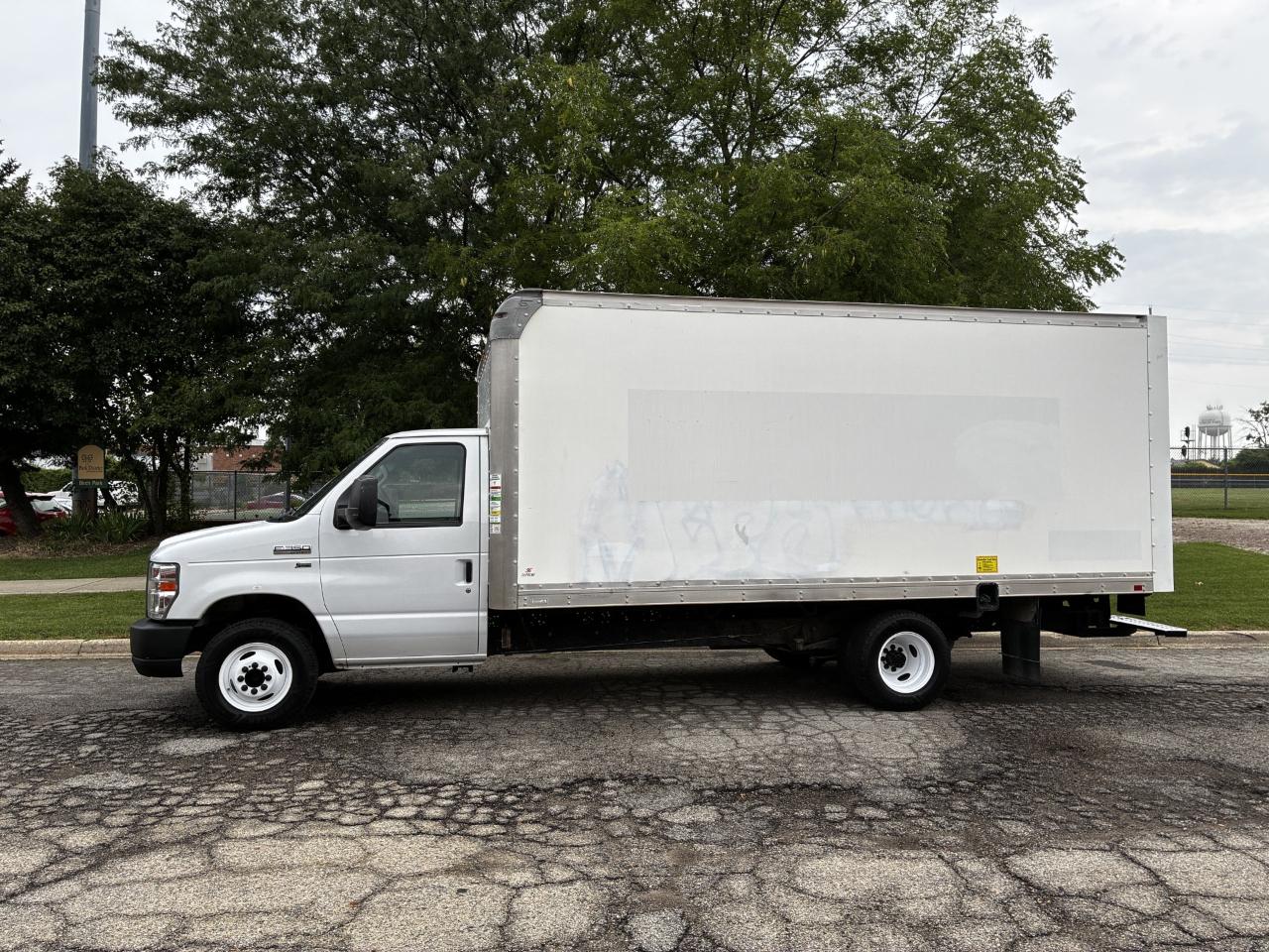 Ford Econoline E350 Super Duty 2019