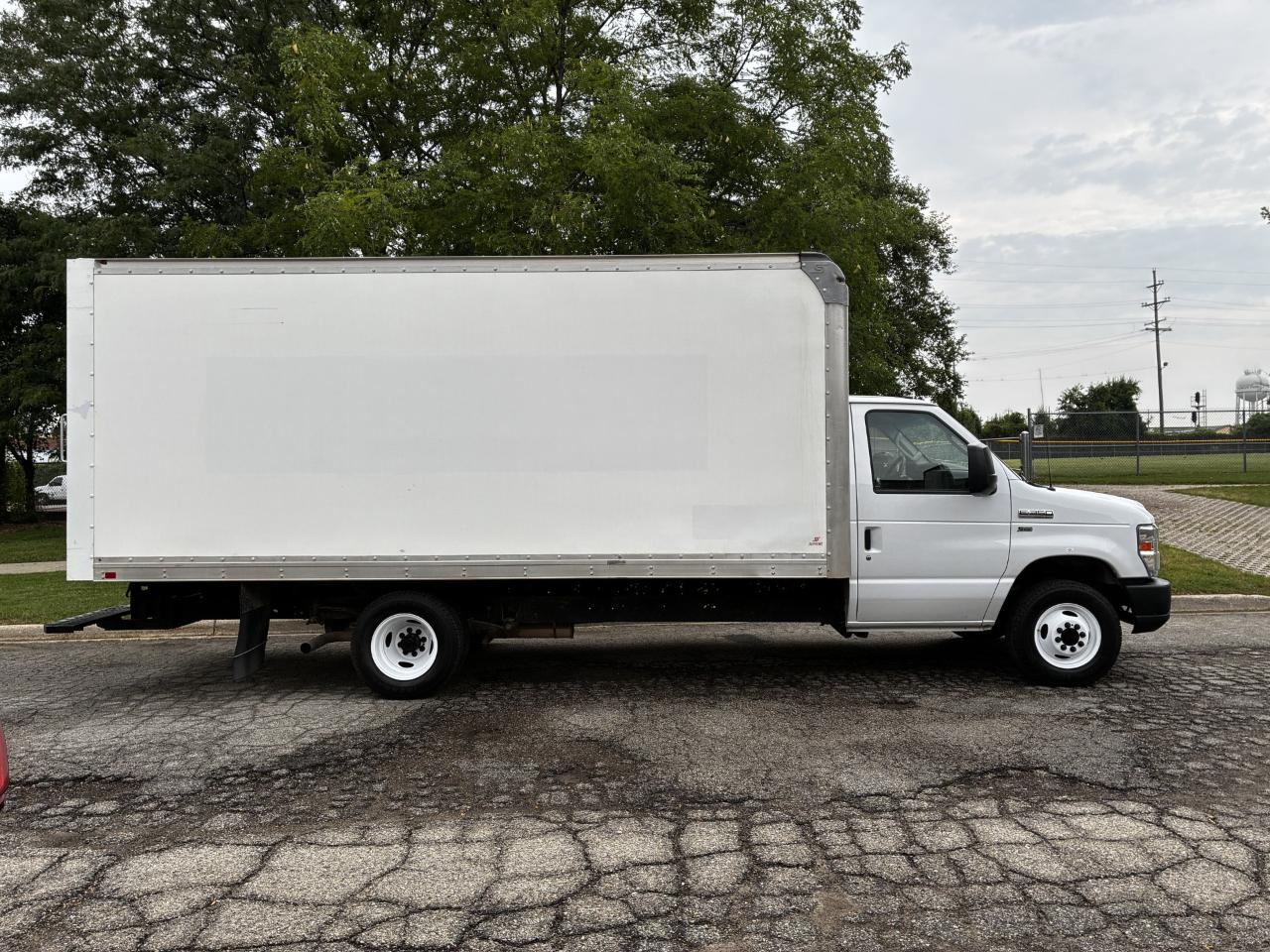 Ford Econoline E350 Super Duty 2019