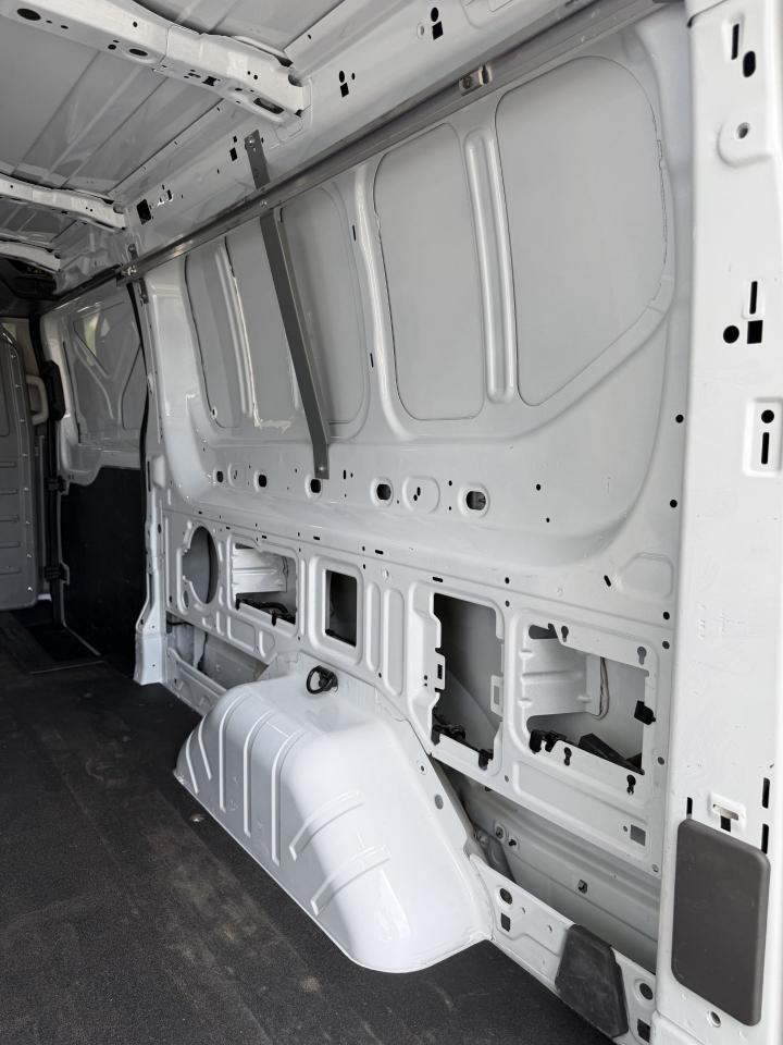 Ford Transit 250 Van Low Roof w/Sliding Pass. 148-in. WB 2020