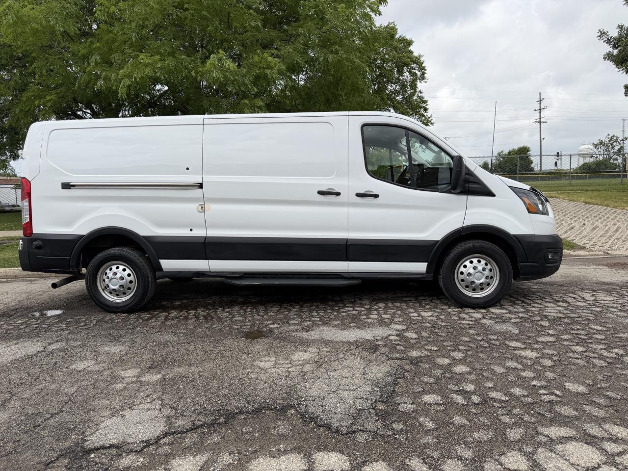 Ford Transit 250 Van Low Roof w/Sliding Pass. 148-in. WB 2020