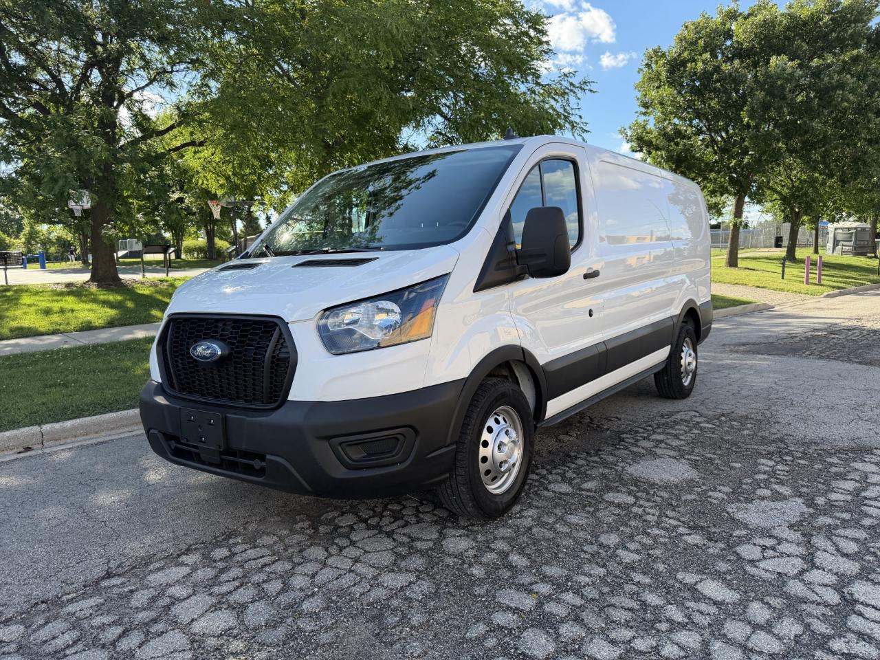 2023 Ford Transit 150 Van Low Roof w/Sliding Pass. 130-in. WB
