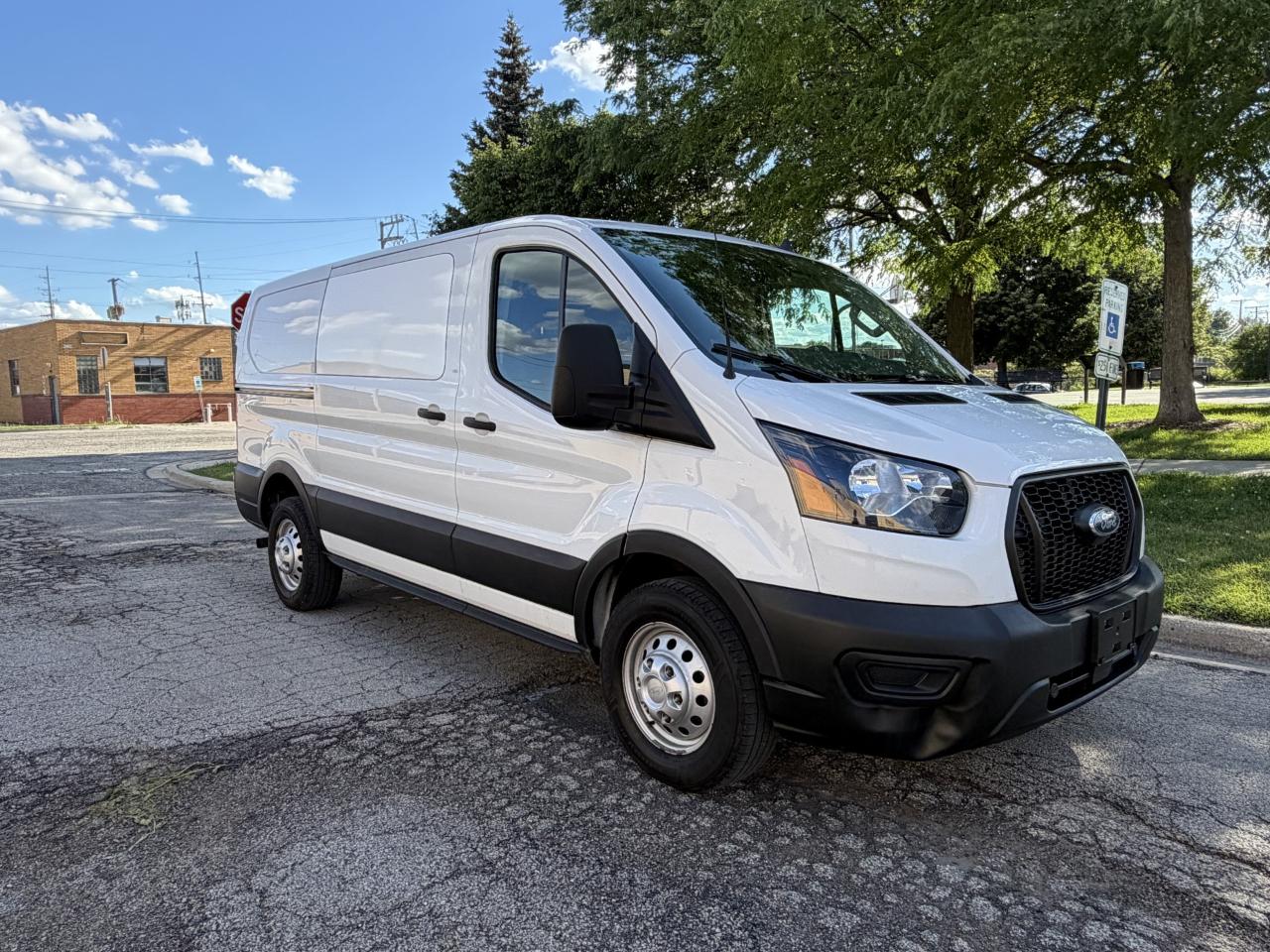 Ford Transit 150 Van Low Roof w/Sliding Pass. 130-in. WB 2023