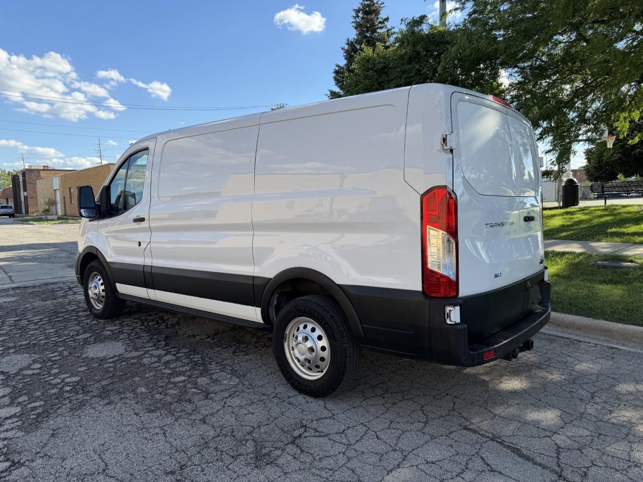 Ford Transit 150 Van Low Roof w/Sliding Pass. 130-in. WB 2023