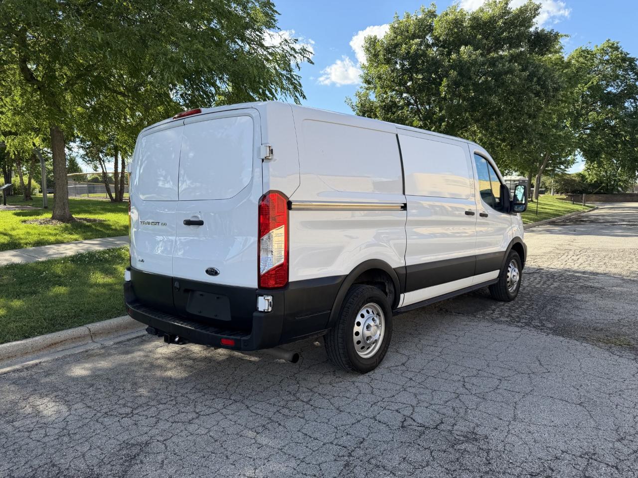 Ford Transit 150 Van Low Roof w/Sliding Pass. 130-in. WB 2023