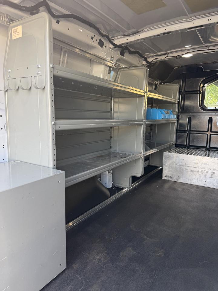 Ford Transit 150 Van Low Roof w/Sliding Pass. 130-in. WB 2023