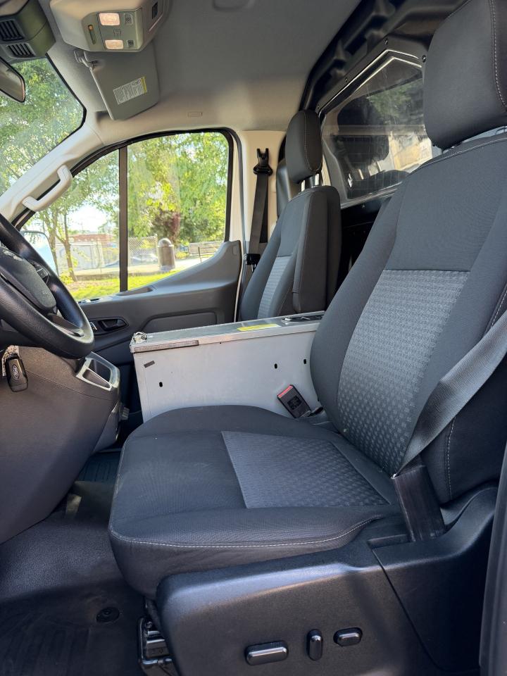 Ford Transit 150 Van Low Roof w/Sliding Pass. 130-in. WB 2023