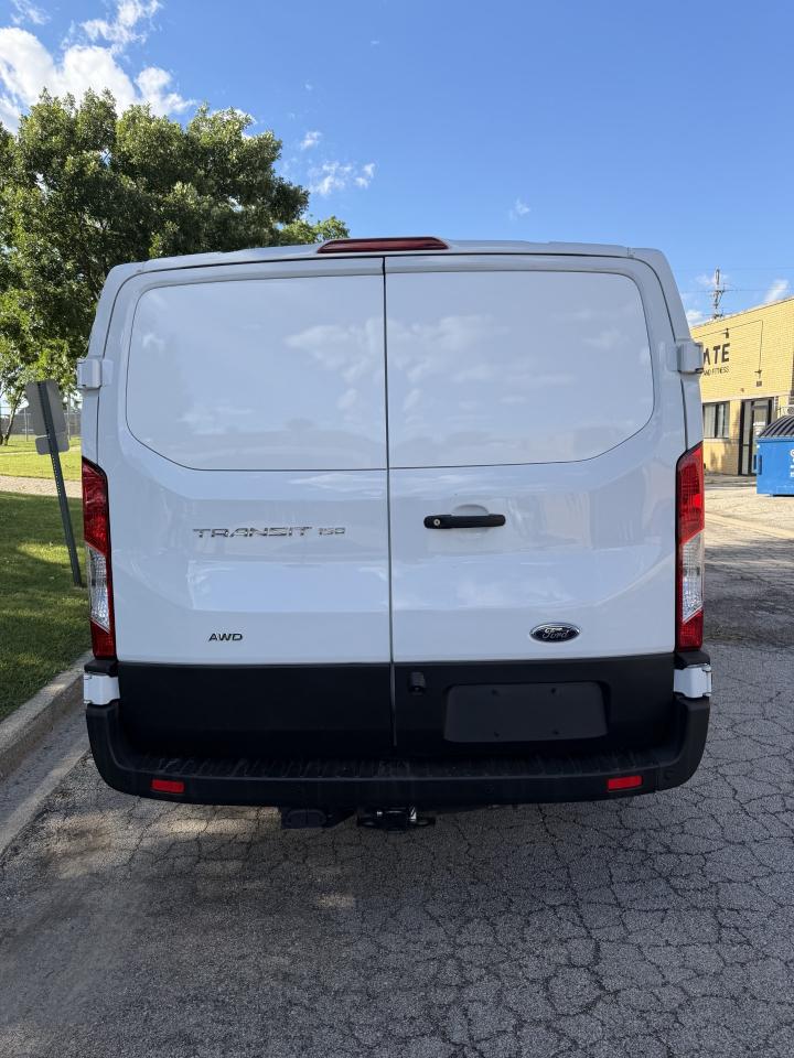 Ford Transit 150 Van Low Roof w/Sliding Pass. 130-in. WB 2023