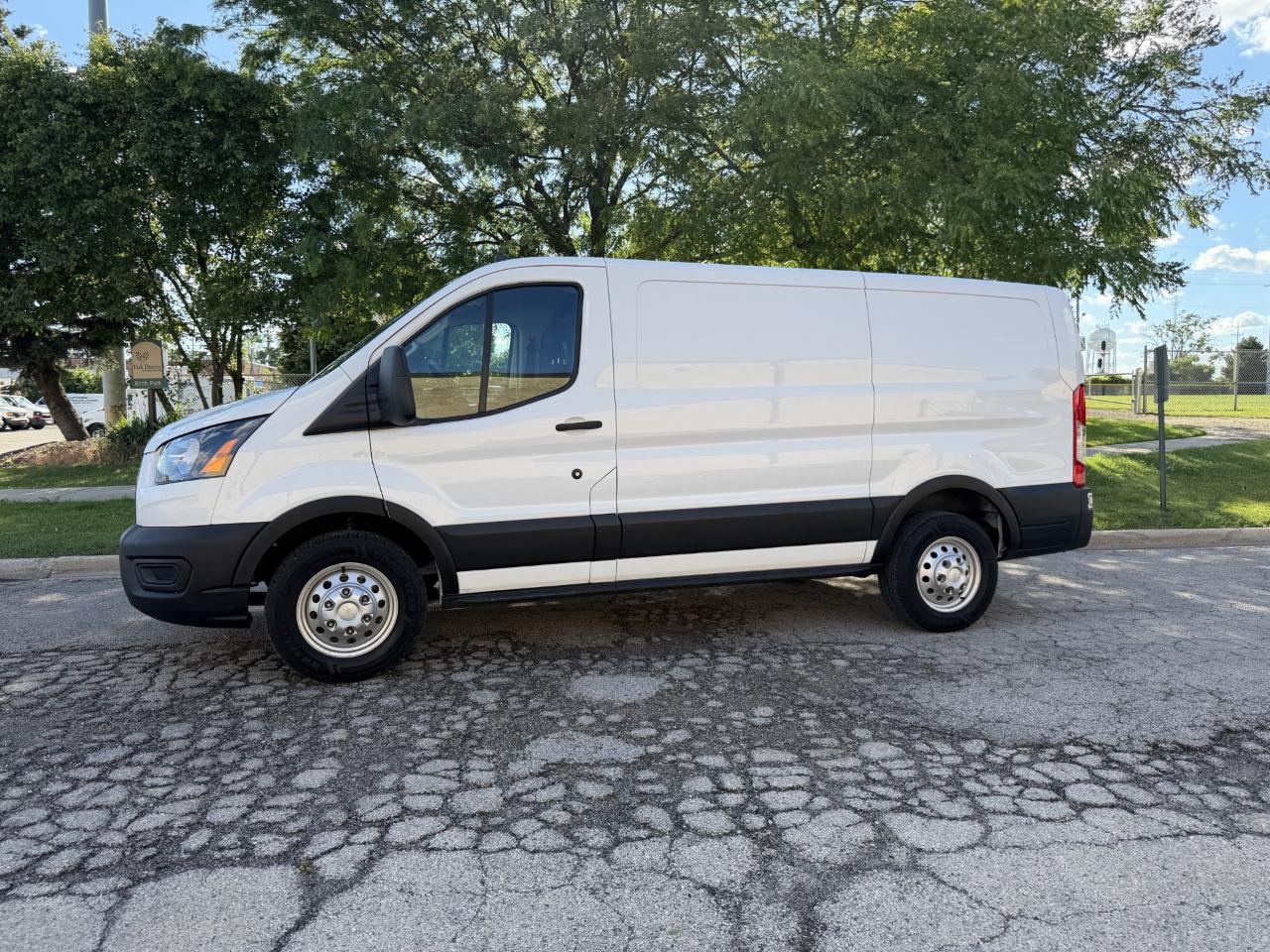 Ford Transit 150 Van Low Roof w/Sliding Pass. 130-in. WB 2023