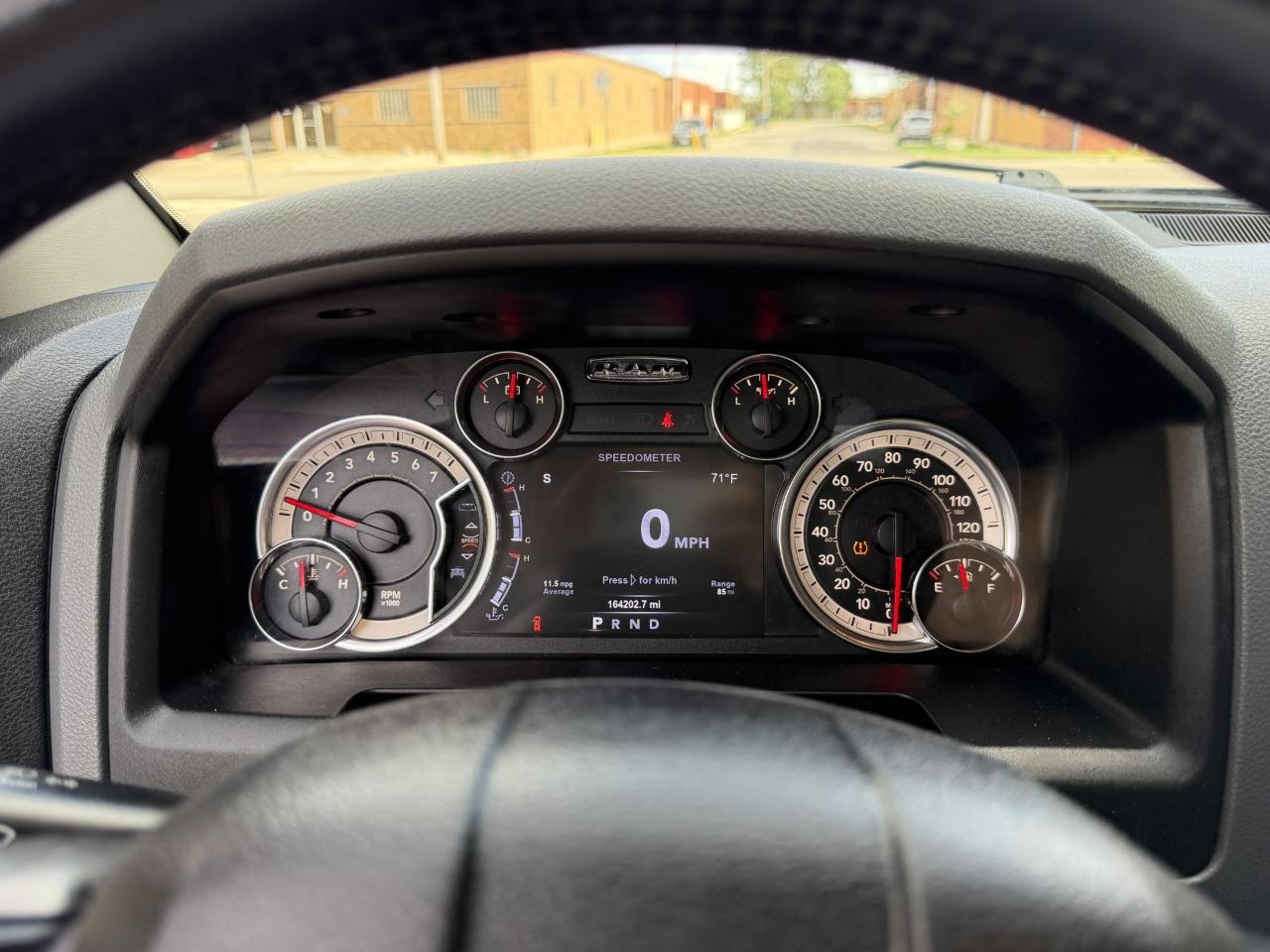 RAM 1500 Lone Star 4x4 Crew Cab 5'7" Box 2017