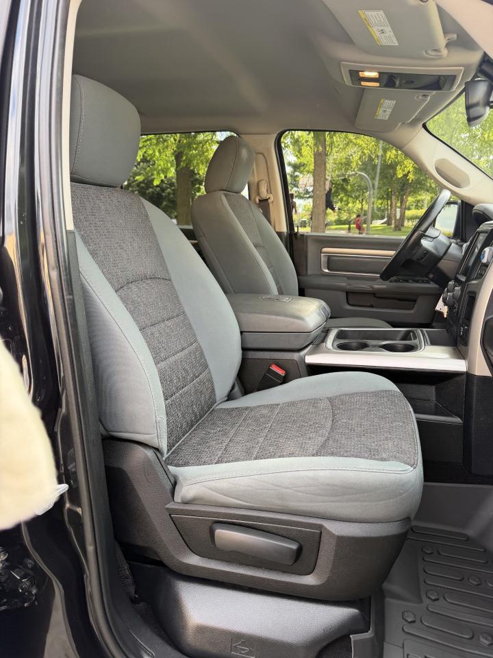 RAM 1500 Lone Star 4x4 Crew Cab 5'7" Box 2017