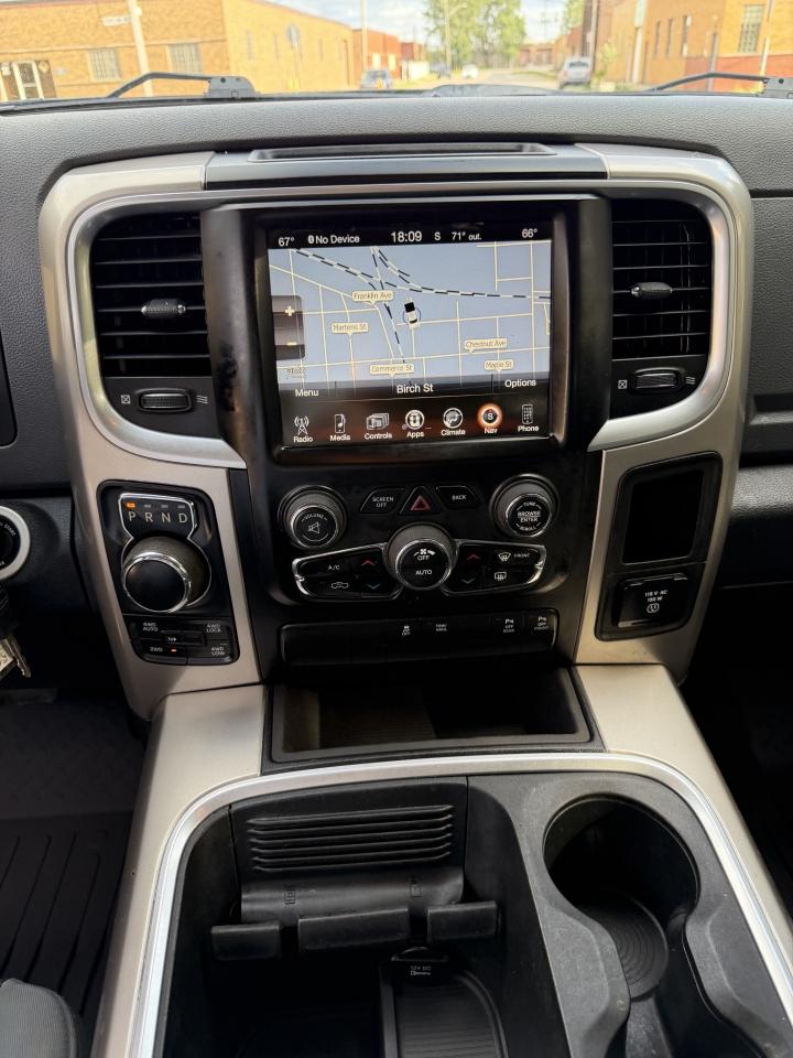 RAM 1500 Lone Star 4x4 Crew Cab 5'7" Box 2017