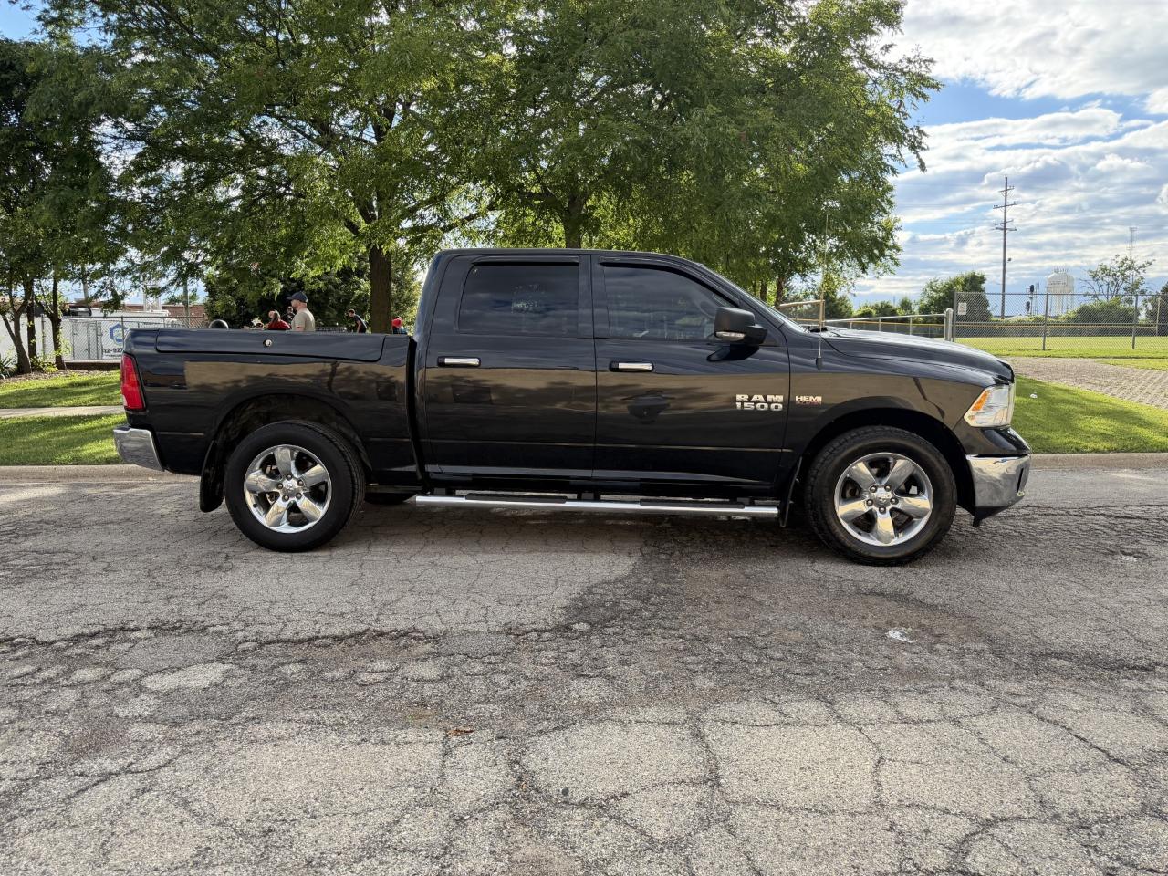 RAM 1500 Lone Star 4x4 Crew Cab 5'7" Box 2017