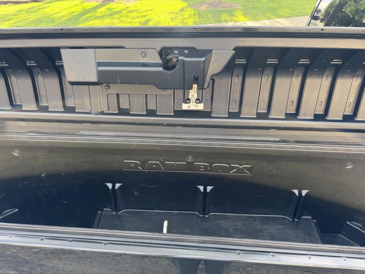 RAM 1500 Lone Star 4x4 Crew Cab 5'7" Box 2017