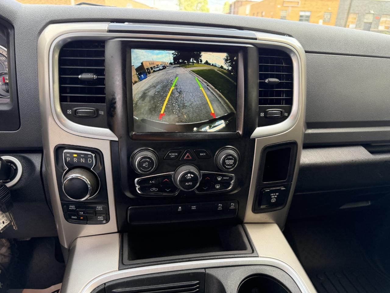 RAM 1500 Lone Star 4x4 Crew Cab 5'7" Box 2017