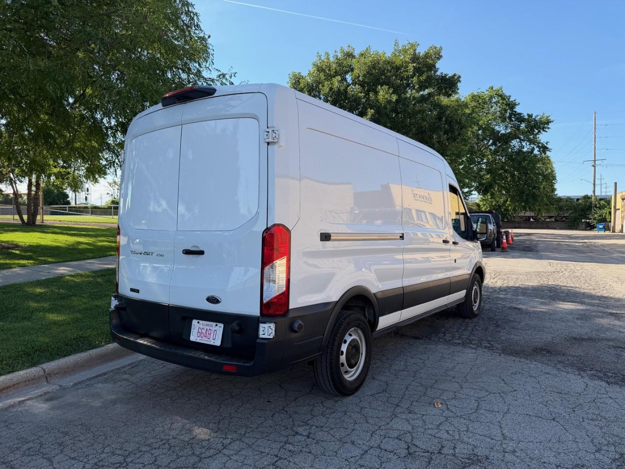 Ford Transit 250 Van Med. Roof w/Sliding Pass. 148-in. WB 2018