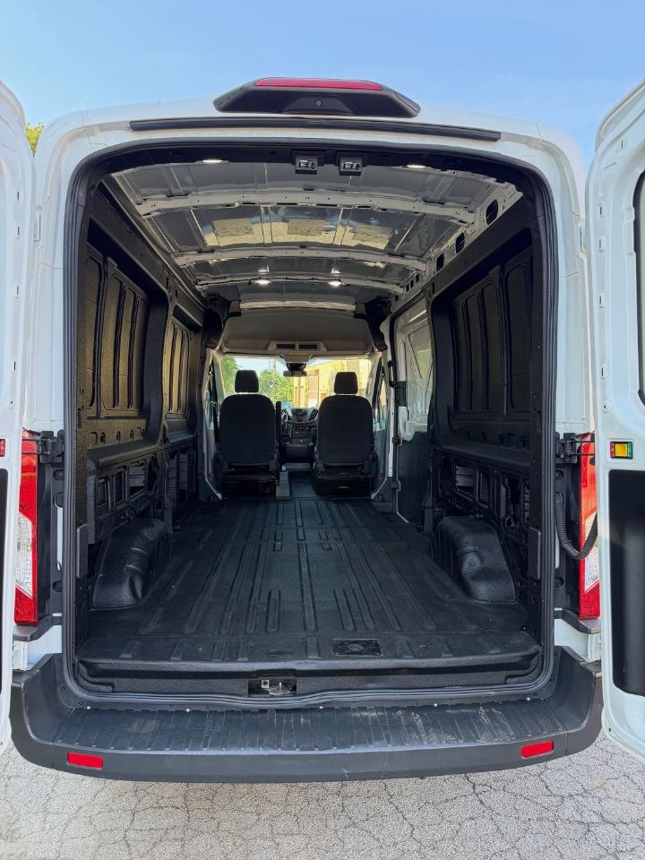 Ford Transit 250 Van Med. Roof w/Sliding Pass. 148-in. WB 2018