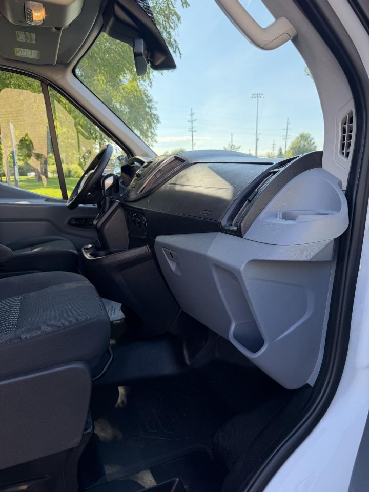 Ford Transit 250 Van Med. Roof w/Sliding Pass. 148-in. WB 2018