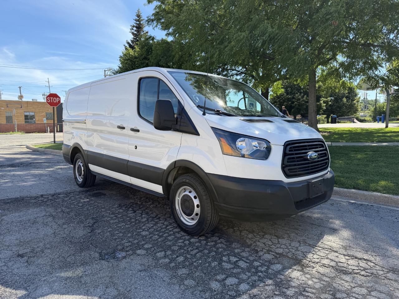 Ford Transit 150 Van Low Roof w/Sliding Pass. 130-in. WB 2019