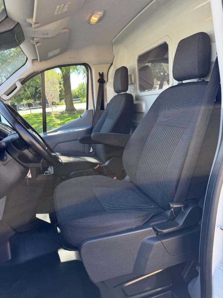 Ford Transit 150 Van Low Roof w/Sliding Pass. 130-in. WB 2019