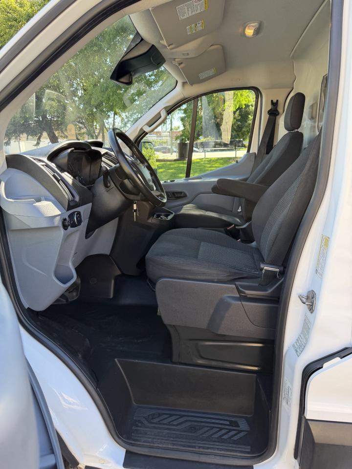 Ford Transit 150 Van Low Roof w/Sliding Pass. 130-in. WB 2019