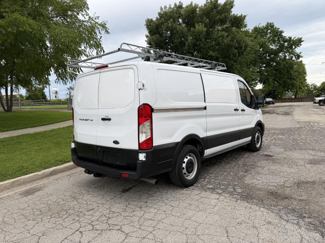 Ford Transit 150 Van Low Roof w/Sliding Pass. 130-in. WB 2021