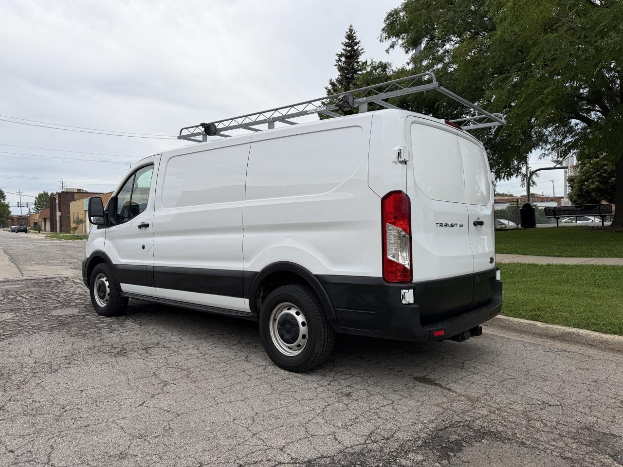 Ford Transit 150 Van Low Roof w/Sliding Pass. 130-in. WB 2021