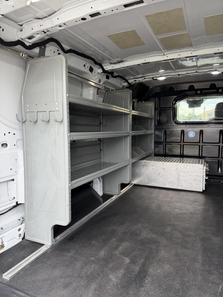 Ford Transit 150 Van Low Roof w/Sliding Pass. 130-in. WB 2021