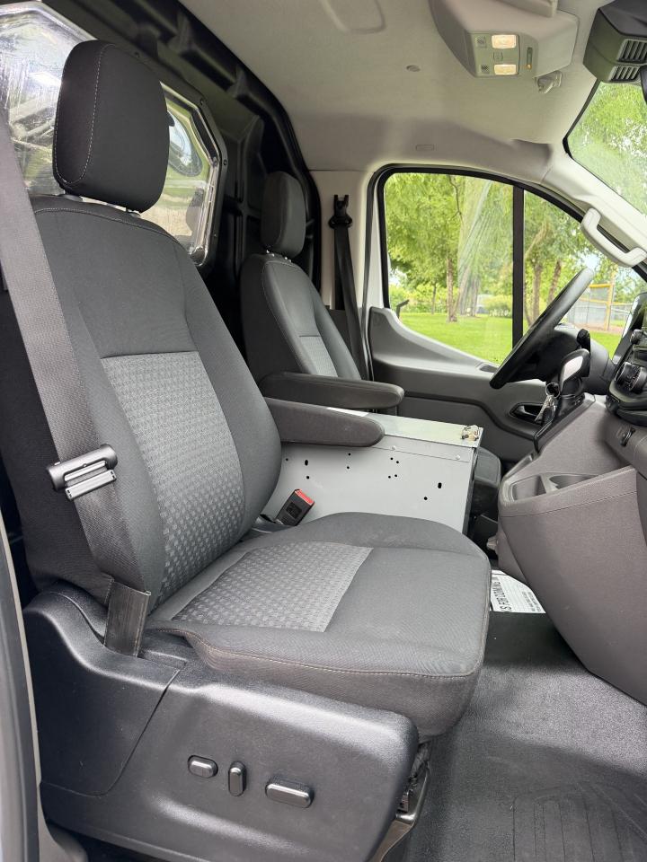 Ford Transit 150 Van Low Roof w/Sliding Pass. 130-in. WB 2021