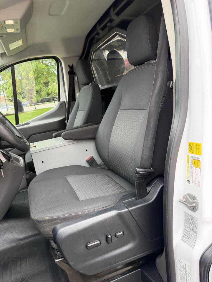 Ford Transit 150 Van Low Roof w/Sliding Pass. 130-in. WB 2021