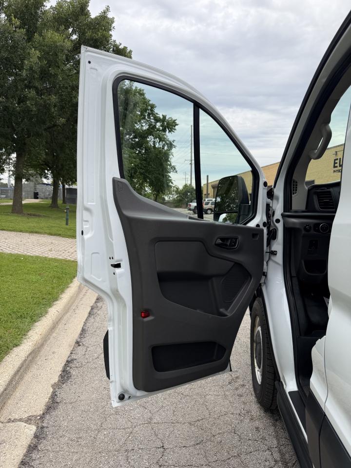 Ford Transit 150 Van Low Roof w/Sliding Pass. 130-in. WB 2021
